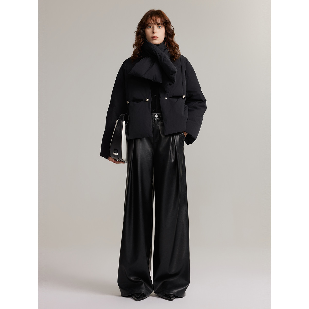 ELLE90白鸭绒黑色设计感羽绒服女2024冬季轻薄气质小众外套