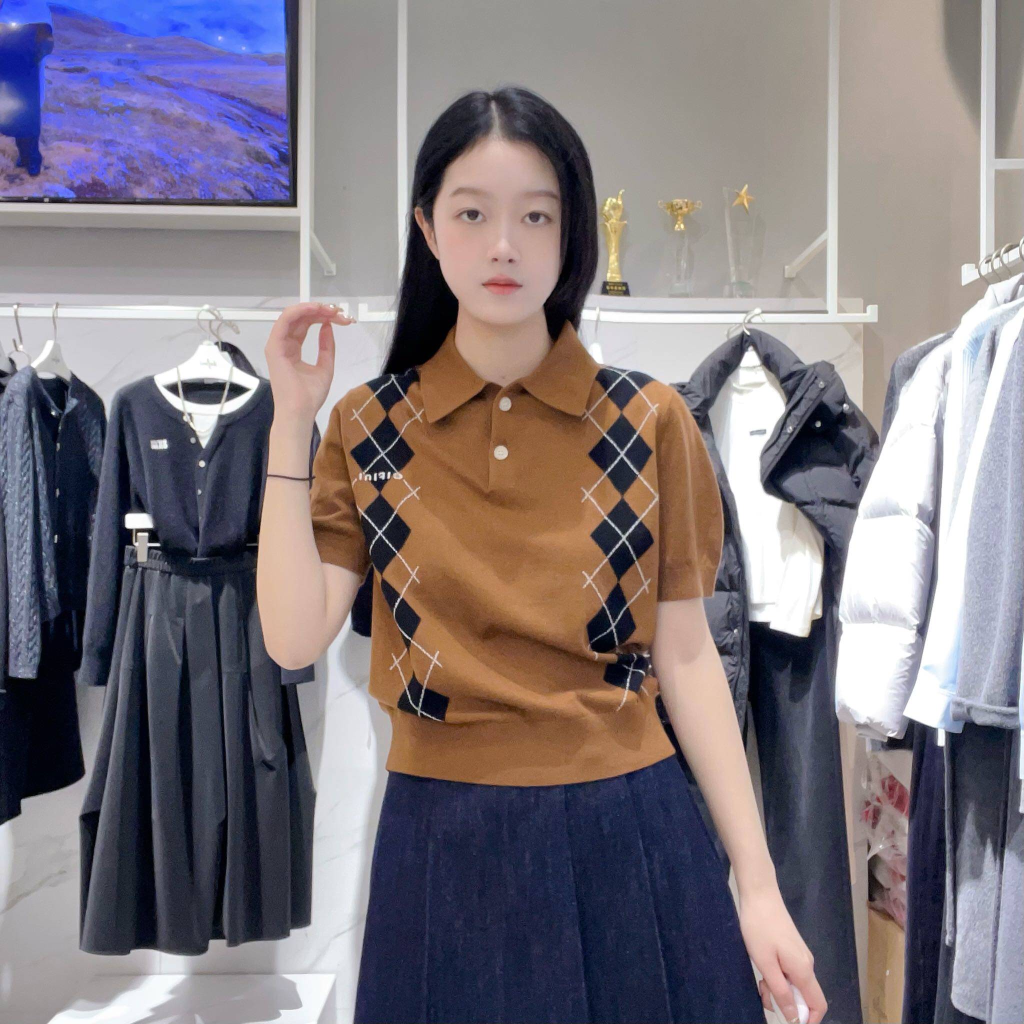 伊芙丽女士简约时尚针织衫1G2130891