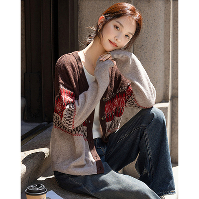 dme德玛纳【优雅舒适】冬季北欧复古提花V领线衫宽松温暖针织衫女上衣G540420358705
