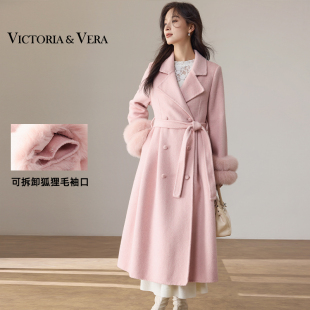 冬季 柔粉色系带双排扣剪裁 绯色鎏暖 收腰羊毛呢长大衣 约会 狐狸毛袖 VICTORIA&VERA