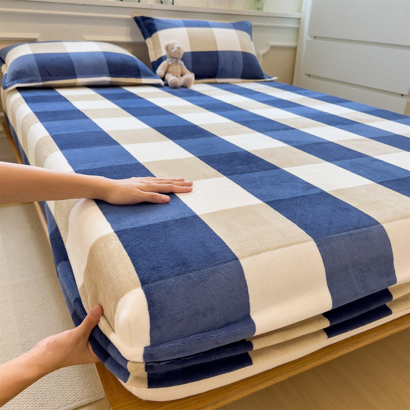 2025新款A类牛奶绒单床笠冬季加绒床垫防滑保护罩加厚珊瑚绒床套