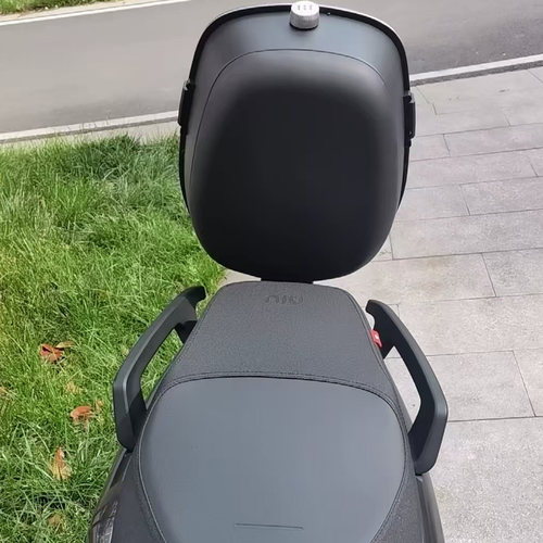 小牛电动车NX100后座靠背尾箱