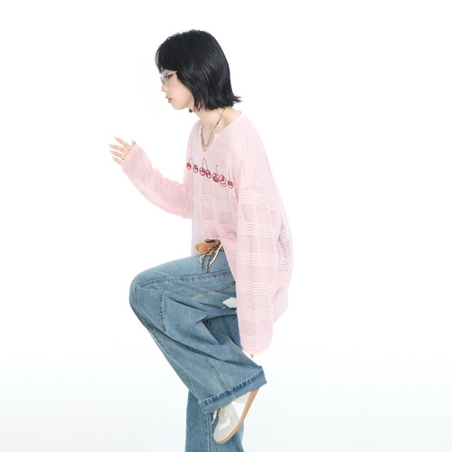 粉色镂空V领长袖T恤上衣女夏季2026新款美式复古樱桃印花罩衫时尚