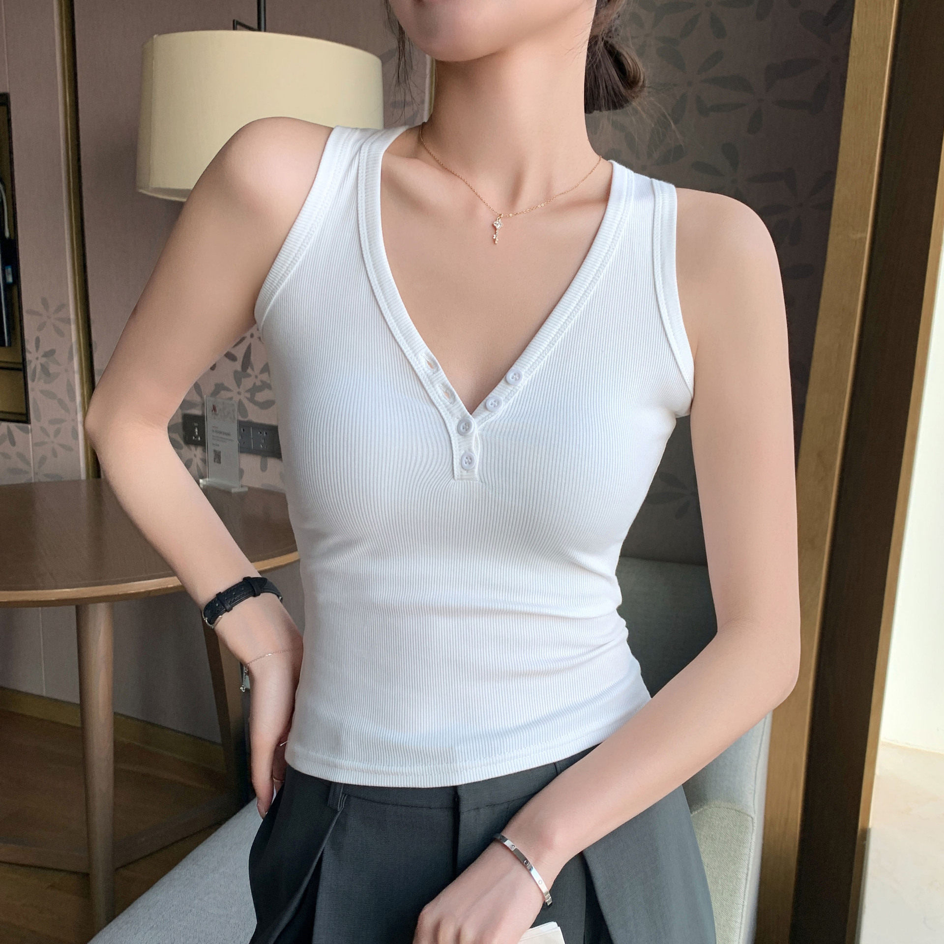 K3019螺纹纽扣v领吊带背心女春夏新款美式辣妹修身显瘦棉打底上衣
