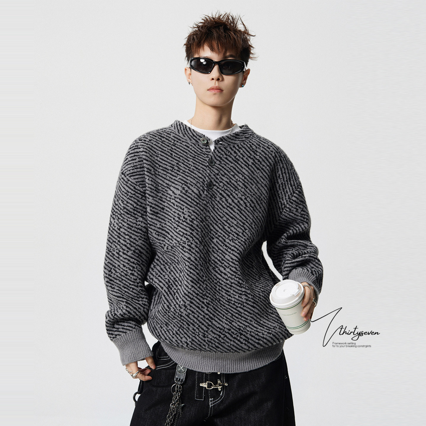 美式设计感斑马纹亨利领针织毛衣