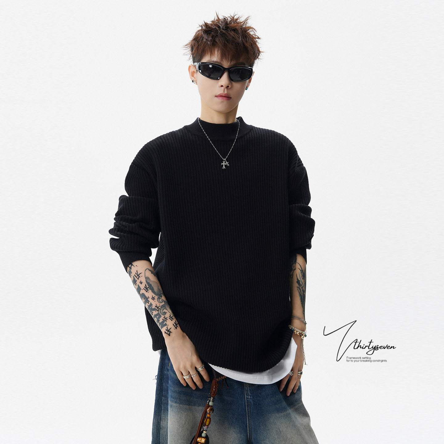 V37美式复古风黑色圆领针织毛衣