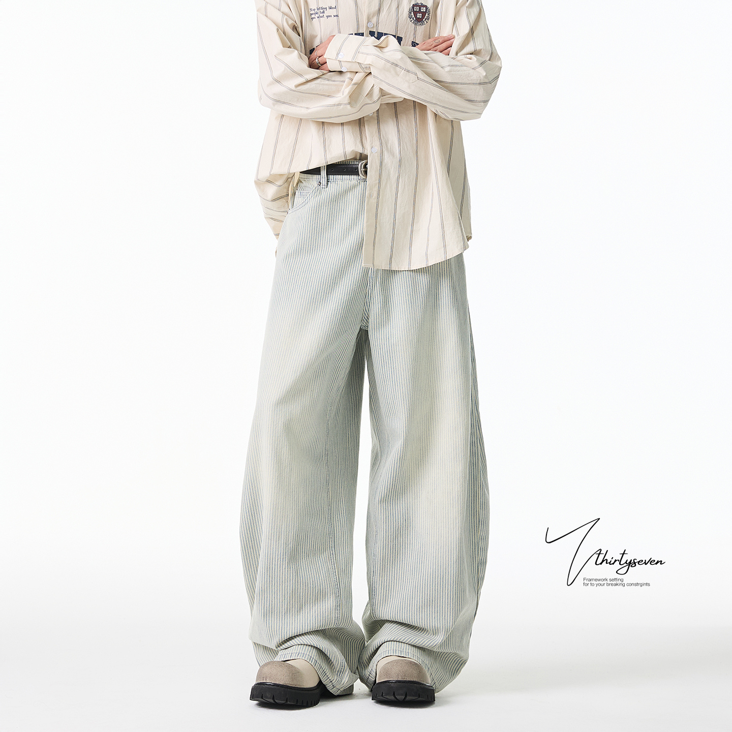 V37美式浅色水洗牛仔裤