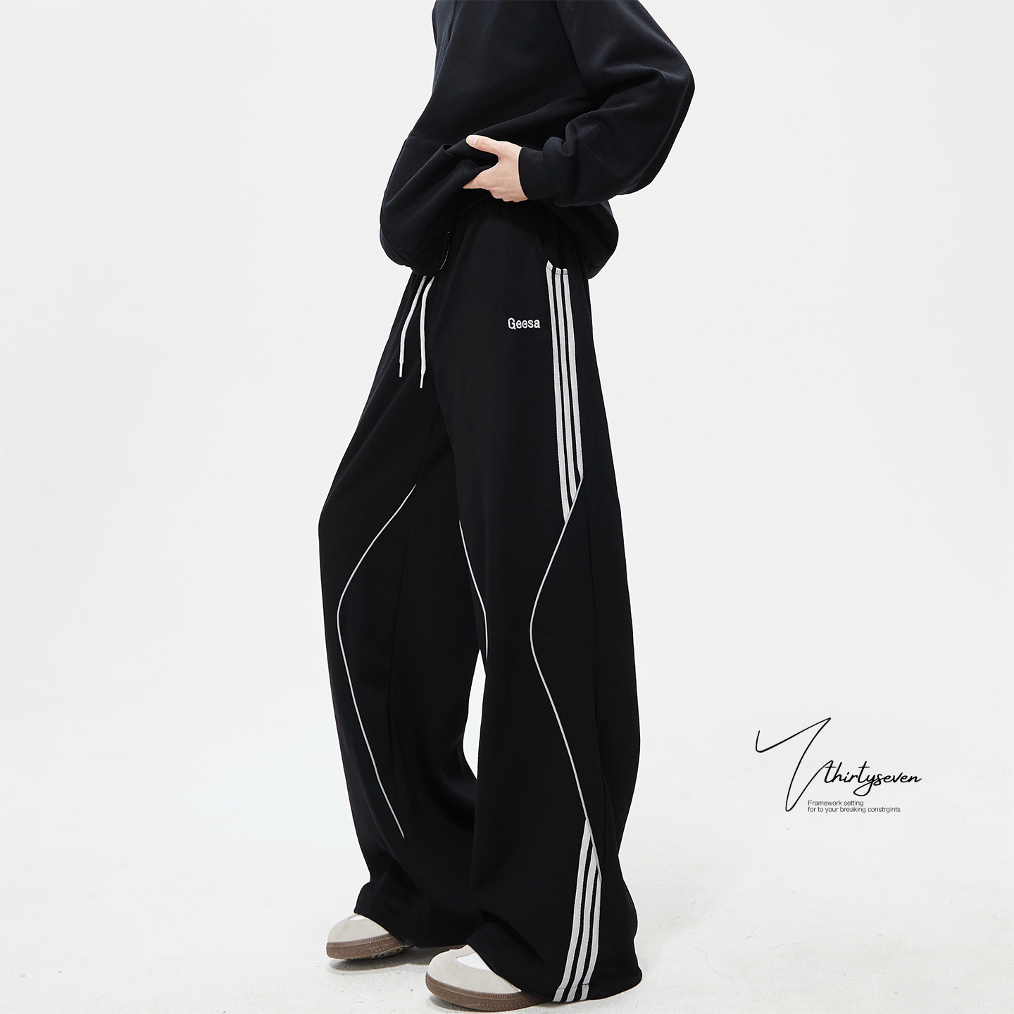 美式嘻哈风撞色条纹裤男