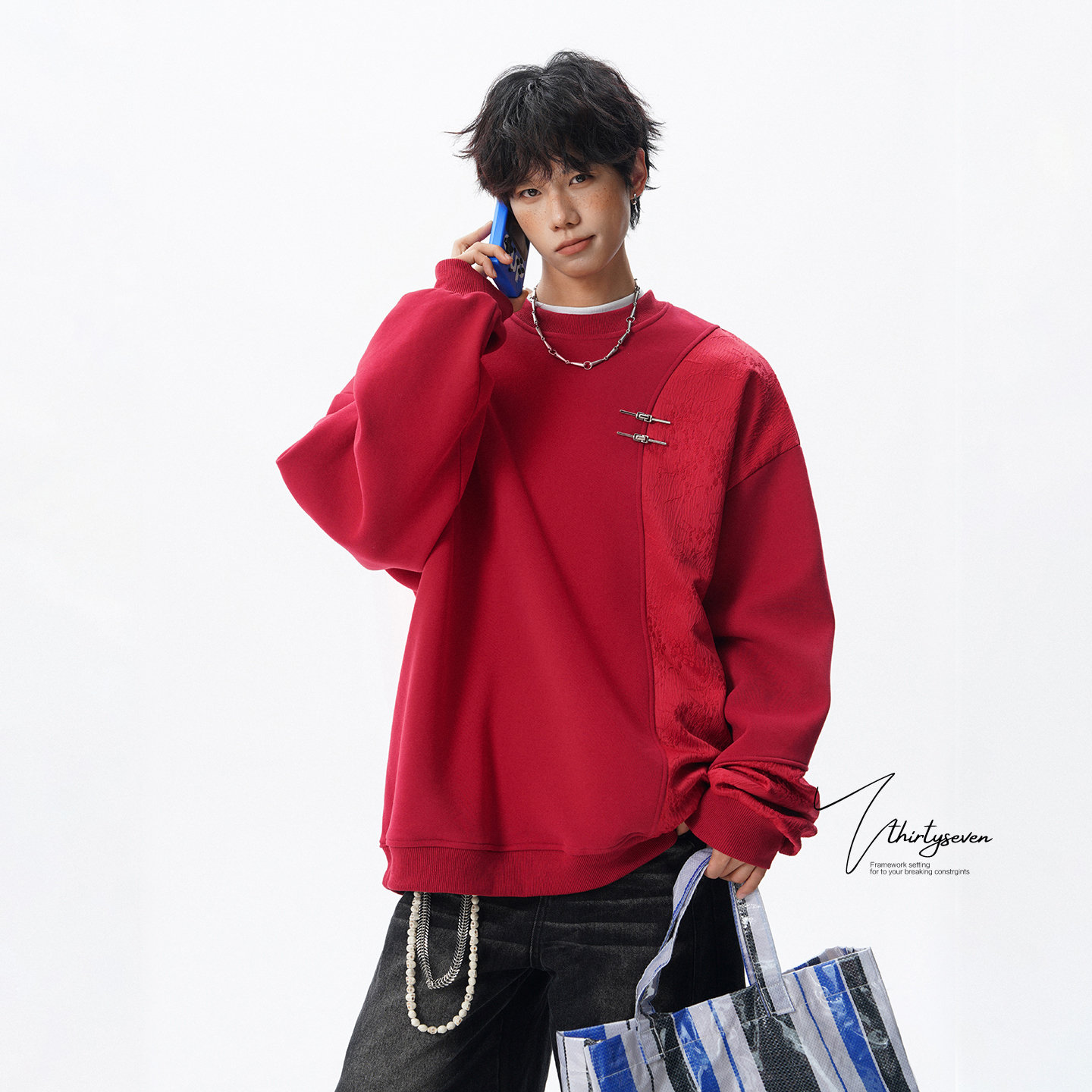 V37新中式金属盘扣拼接卫衣