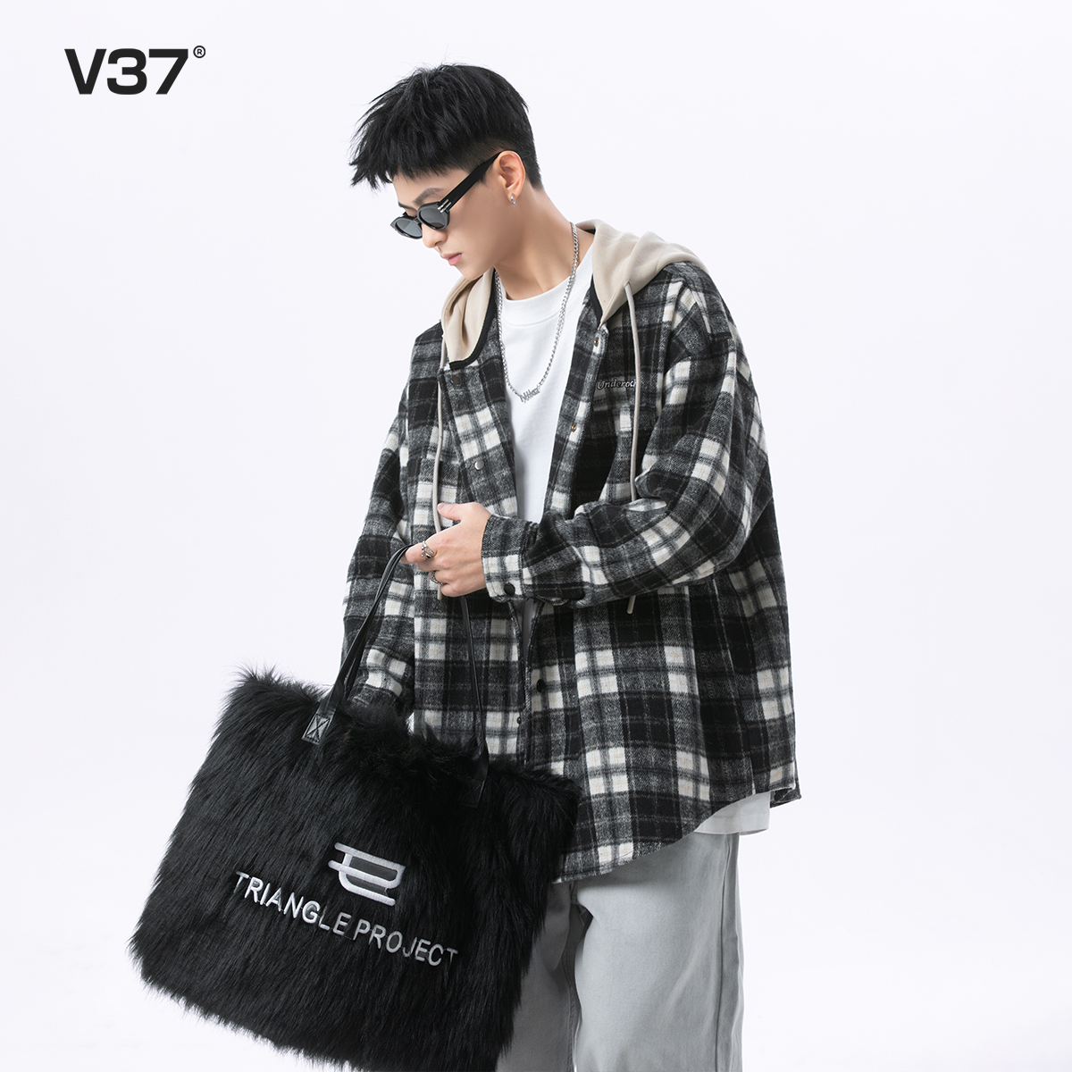 V37日系连帽格子衬衫男款