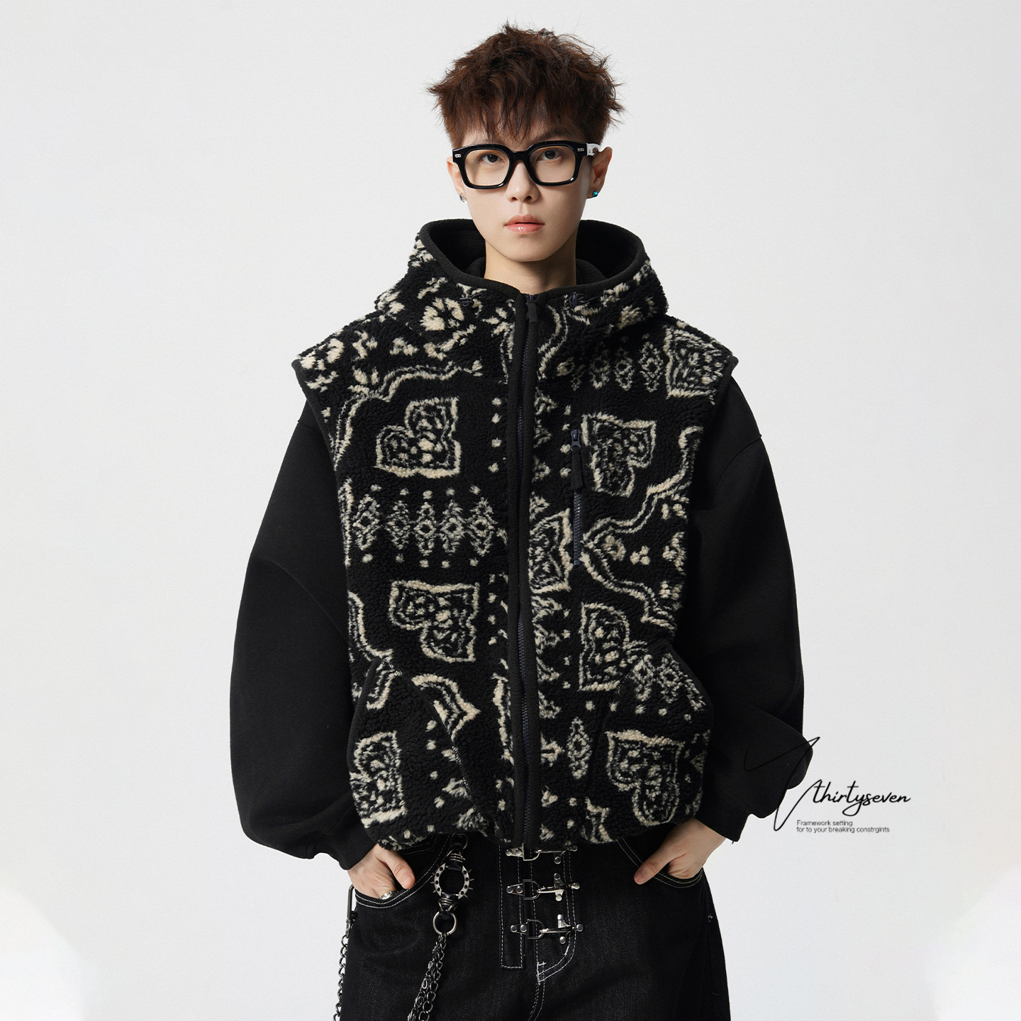 费尔岛复古设计感连帽棉服马甲男