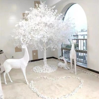 冬日滑雪场冰雕雪树许愿树冰雪节