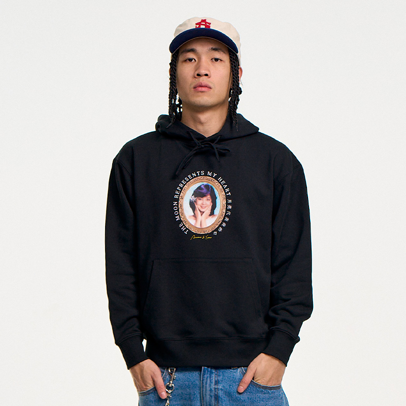 AVENUE&SON大道之子2025经典人像纪念印花滑板连帽套头卫衣