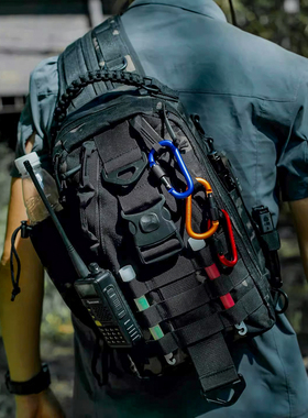 战术背包男款户外通勤徒步双肩包耐磨防泼水可斜跨快速反应机能包