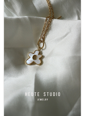HeuteStudio 小众设计春夏新款小白花朵毛衣链长款项链女复古贝壳