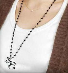 斑马黑珠孔雀羽毛七彩狗狗毛衣链