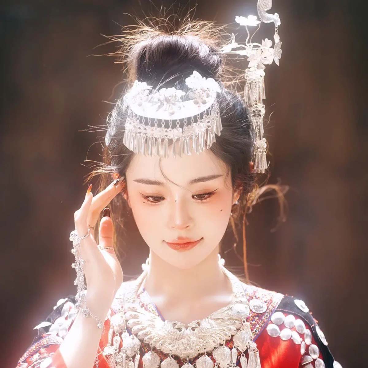 民族风仿苗银立体花朵蝴蝶头饰女吊坠月牙形流苏苗族发簪舞蹈演出