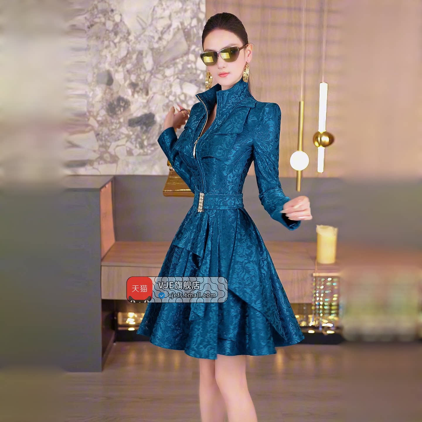 VJE秋季欧美风高领连衣裙2026新款不规则干练减龄时尚裙摆收腰裙