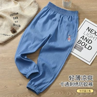 Вышивка кролика джинсовая ткань синий