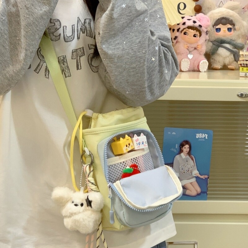 手机包女斜挎包2025新款超火装水杯的小包包迷你轻便可爱女士挎包