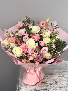 当地俄罗斯鲜切花七夕玫瑰喀山索契圣彼得堡同城莫斯科鲜花速递