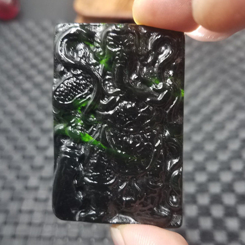 新款精美天然玉石新疆墨玉关公挂件墨绿蛇纹石玉站关公吊坠玉牌子
