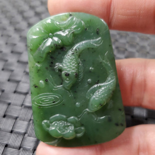 玉石挂件新疆和田玉连年有余挂件碧玉小鱼吊坠绿色项链坠玉坠玉牌