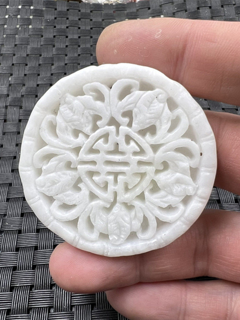 玉石挂件蓝田玉五福吊坠镂空蝙蝠牌子深功雕刻寿字项链坠车挂