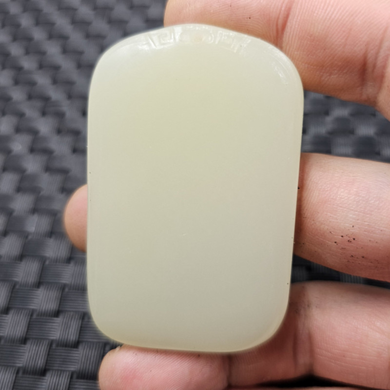 新疆和田白玉方解石玉平安牌