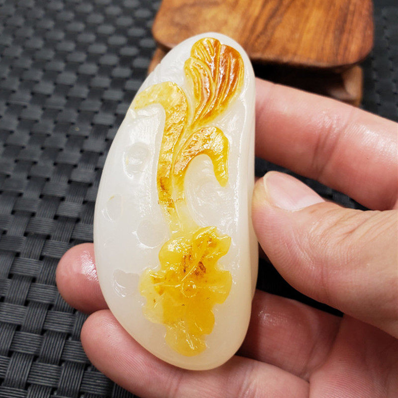实物拍照天然玉石白玉黄皮兰花挂件方解石玉兰花吊坠手把件手玩件