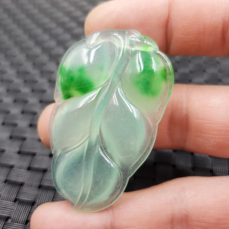 新款天然玉石冰种飘花玉金枝玉叶挂件石英岩玉叶子吊坠项链坠