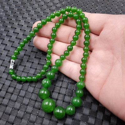 碧绿色圆珠项链石英岩玉塔形项链