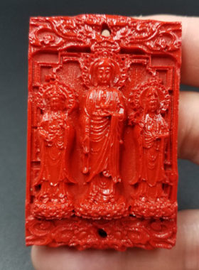 高地精美仿天然玉石朱砂东方三圣佛挂件朱砂吊坠牌子厂家直销