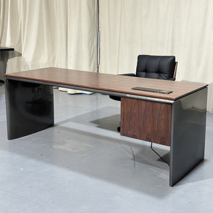 Degas德加/定制意式极简书桌设计师高端现代轻奢实木老板办公桌子