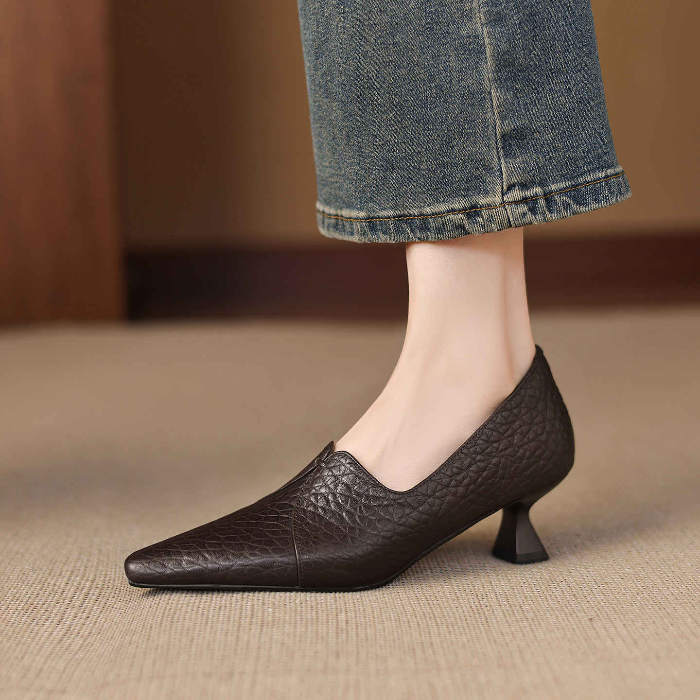 春秋季新款真皮尖头黑色深口单鞋女中跟棕色英伦风小皮鞋高跟鞋子,女鞋,深口单鞋,淘宝优惠券,粉丝福利购,淘宝优惠卷