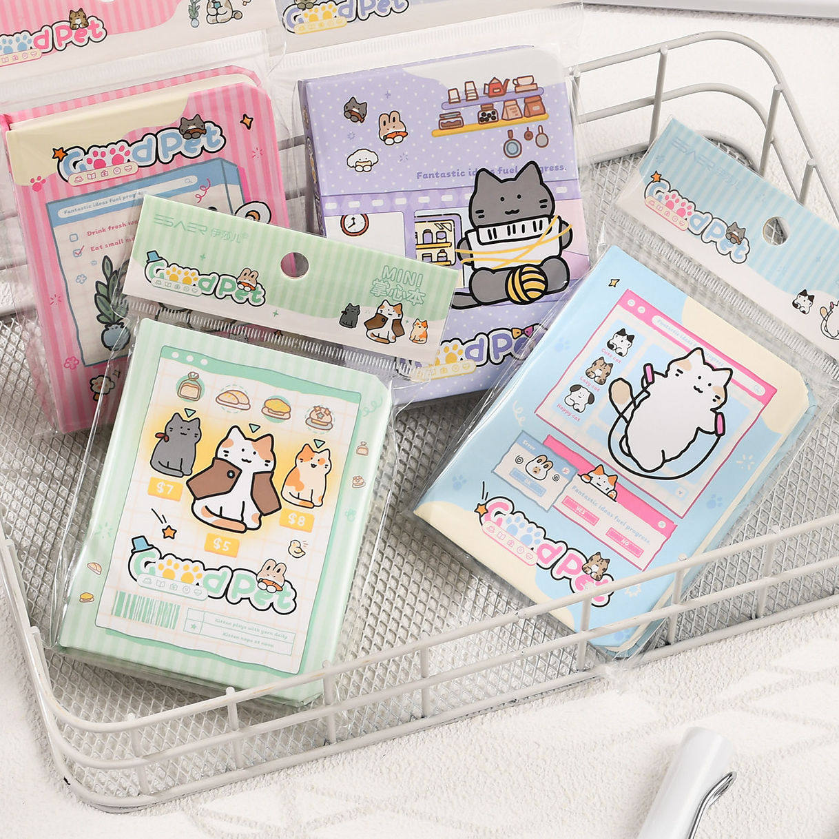 伊莎儿可爱卡通猫咪笔记本学生便携记事本72k硬面抄空白内页