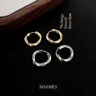 七与 高品百搭轻奢简约莫比乌斯环圈圈耳扣耳圈通勤 素圈耳环经典