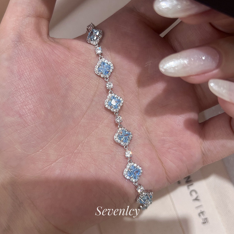 七与 新品【海蓝四叶花】爆闪清凉感~温柔显白蓝色四叶花手链手饰