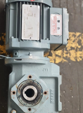 出售SEW赛威SA37 DRN71M4齿轮减速电机，功率0. 议价