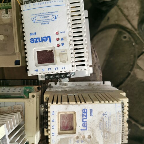 伦茨变频器，型号ESMD152L4TXA功率1.1千瓦，外观 议价