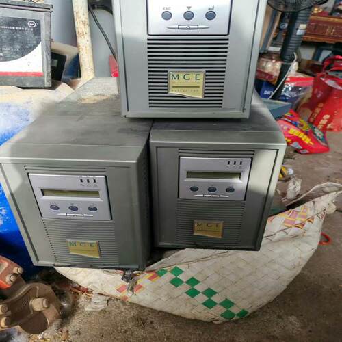 mgc  UPS电源三台，puslar 700，成色(议价）