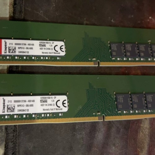 金士顿DDR4内存条，2条装，型号KVR26N19SS8/1 议价