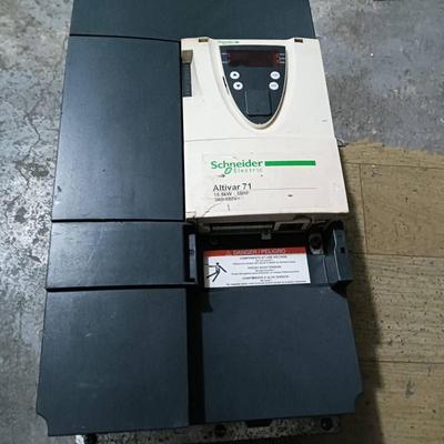 施耐德71变频器18.5KW ATV71HD18N4(议价）