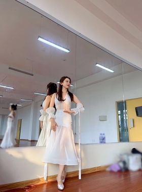 clw摩登舞服白色手工珍珠缝制仙气练习训练服套装挂脖大裙摆半裙