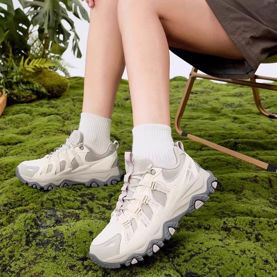 乔丹运动鞋女2025春季新款户外