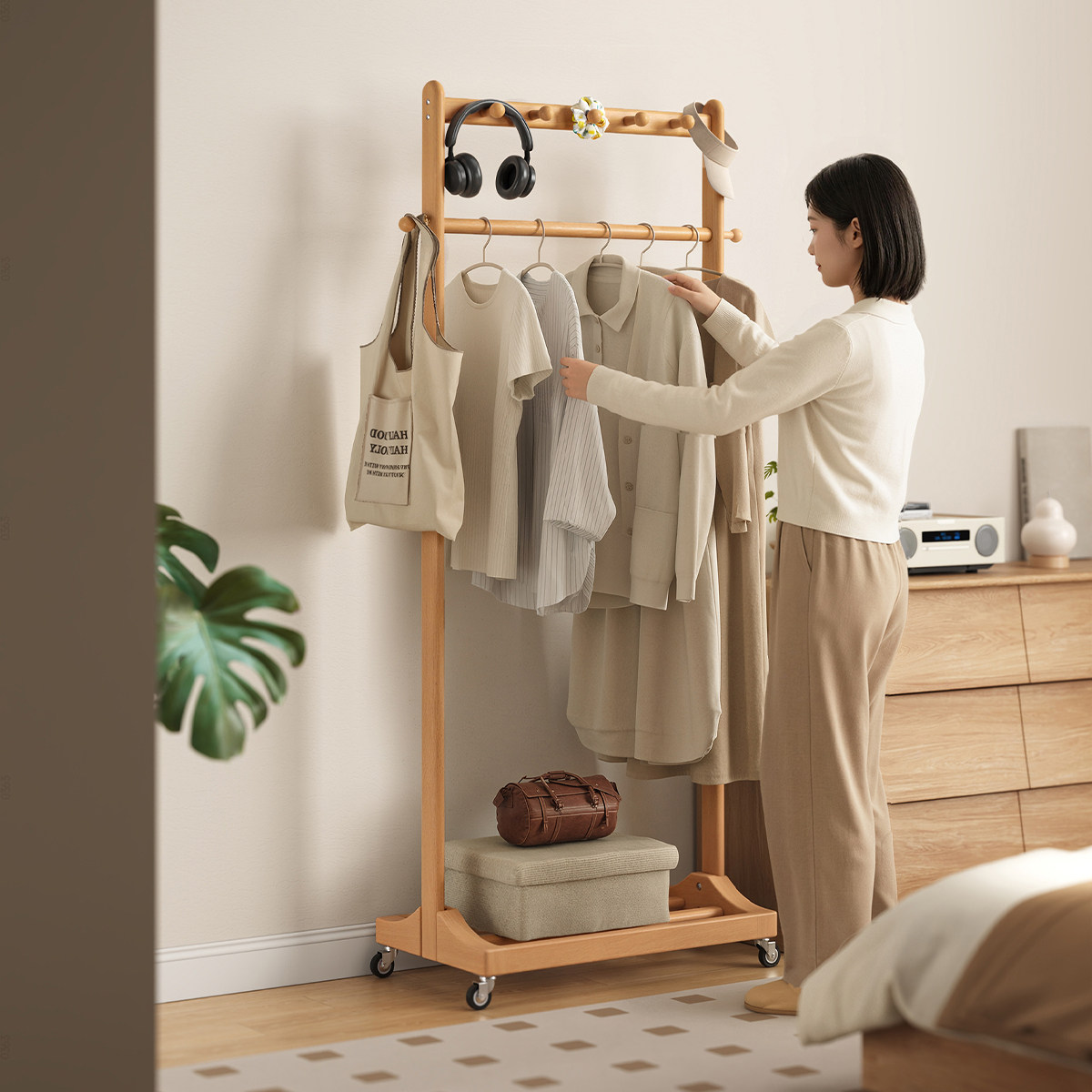 实木落地衣架简约卧室衣帽架榉木可移动挂衣架床边挂衣服架子