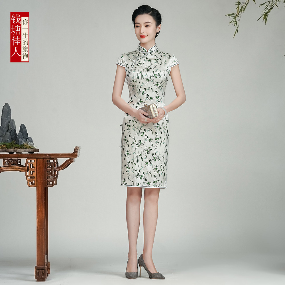 钱塘佳人白色真丝旗袍国风年轻短款日常改良桑蚕丝丝绸印花显高