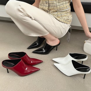 2025春季 新款 尖头细跟高跟酒红漆皮英伦风显瘦凉拖鞋 包头半拖女鞋