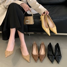 法式尖头低跟鞋女鞋子2025年秋季新款小众设计感细跟中跟单鞋