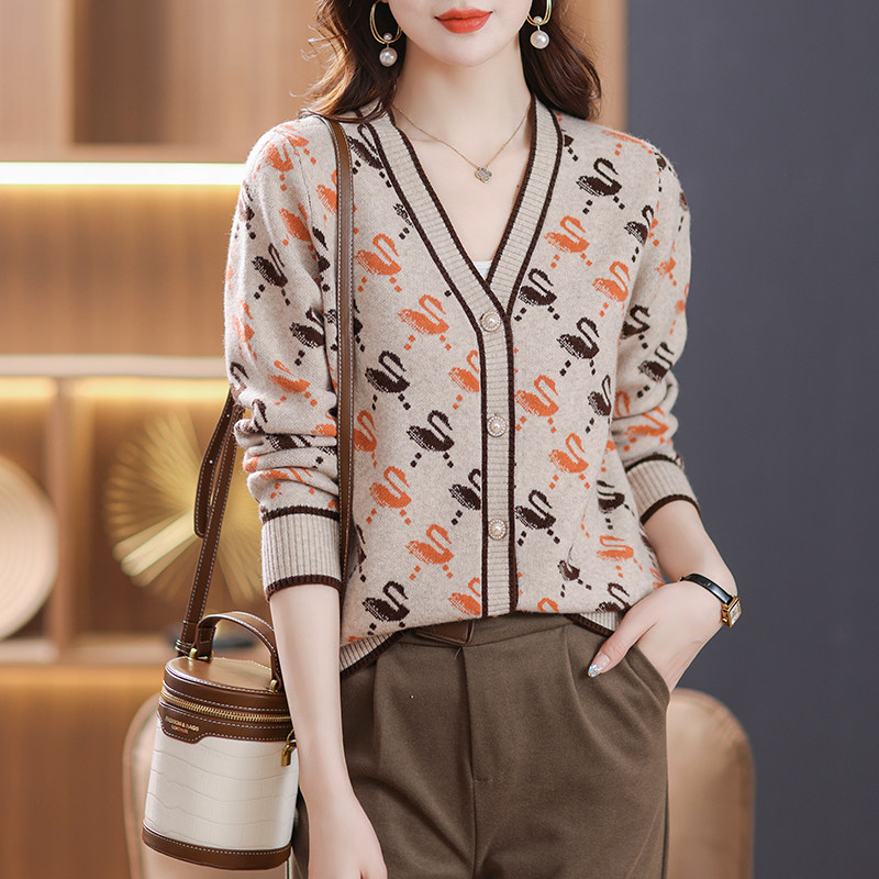 唯品会女装秋季短款针织衫开衫女羊毛衫外套减龄短外套毛衣大码潮